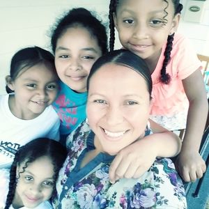 Meet your Posher, Kenia